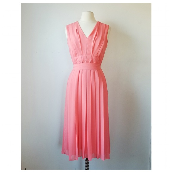 Ann Taylor Pleated dress Petite Size 6 - Picture 1 of 8